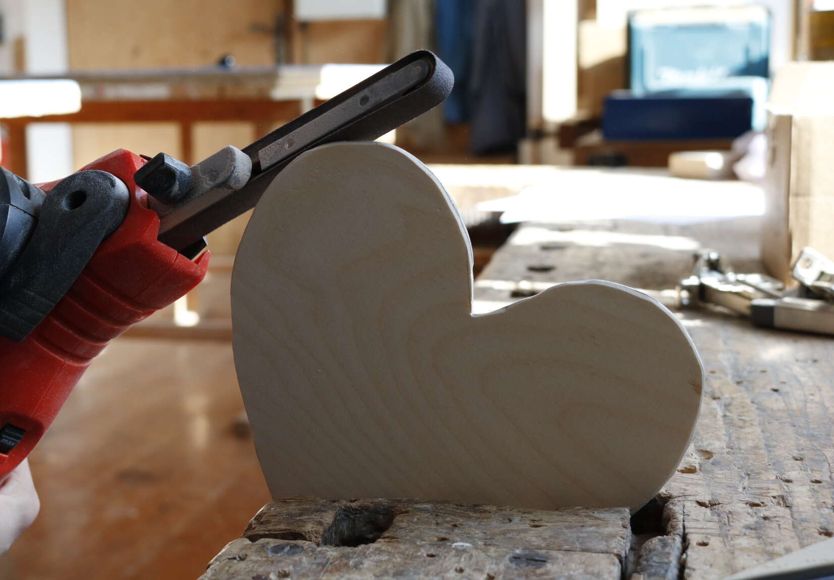 Lesky_Werkstatt_Holzherz_zum_Valentinstag