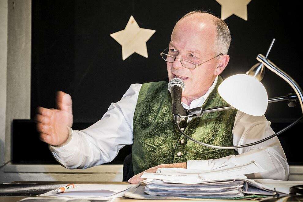 Moderator und Geschich­ten­er­zähler Bernd Pret­tenthaler 