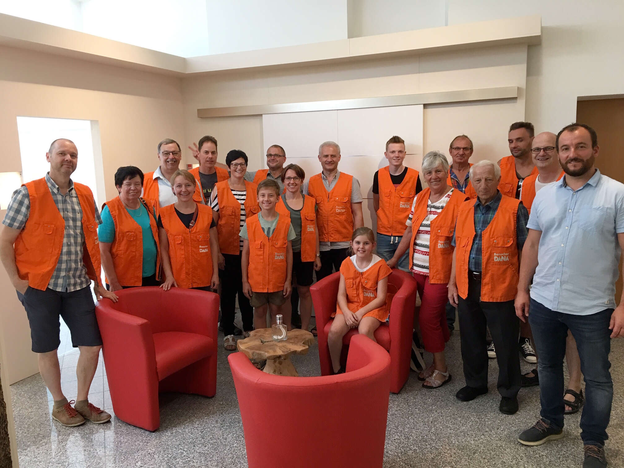 Foto der Mitarbeiterinnen und Mitarbeiter der Tischlerei Lesky beim Betriebsausflug
