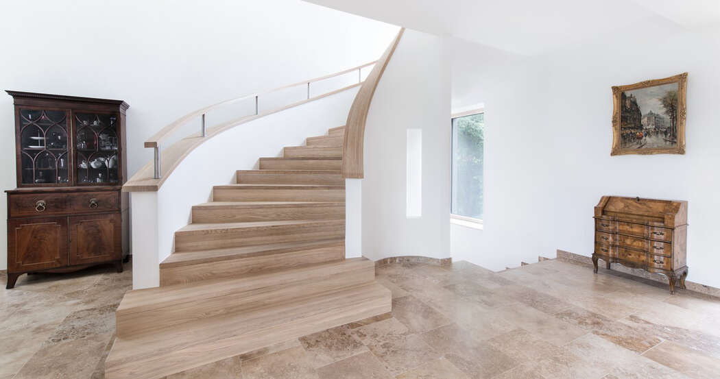 Referenzbeispiel von der Tischlerei Lesky für Stiegen, insbesondere Betontreppen.