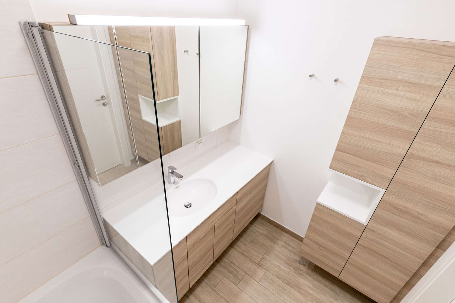 Lesky Badezimmer aus Eichenholz