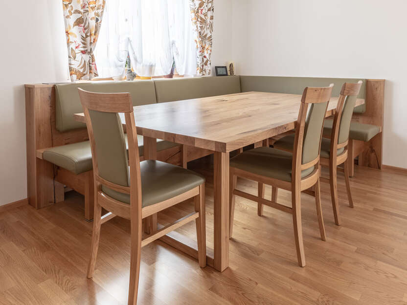 Referenzbeispiele der Tischlerei Lesky für Esszimmer.